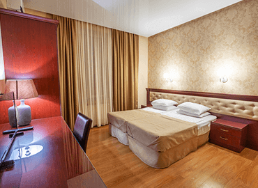 EXECUTIVE PARK ROOM